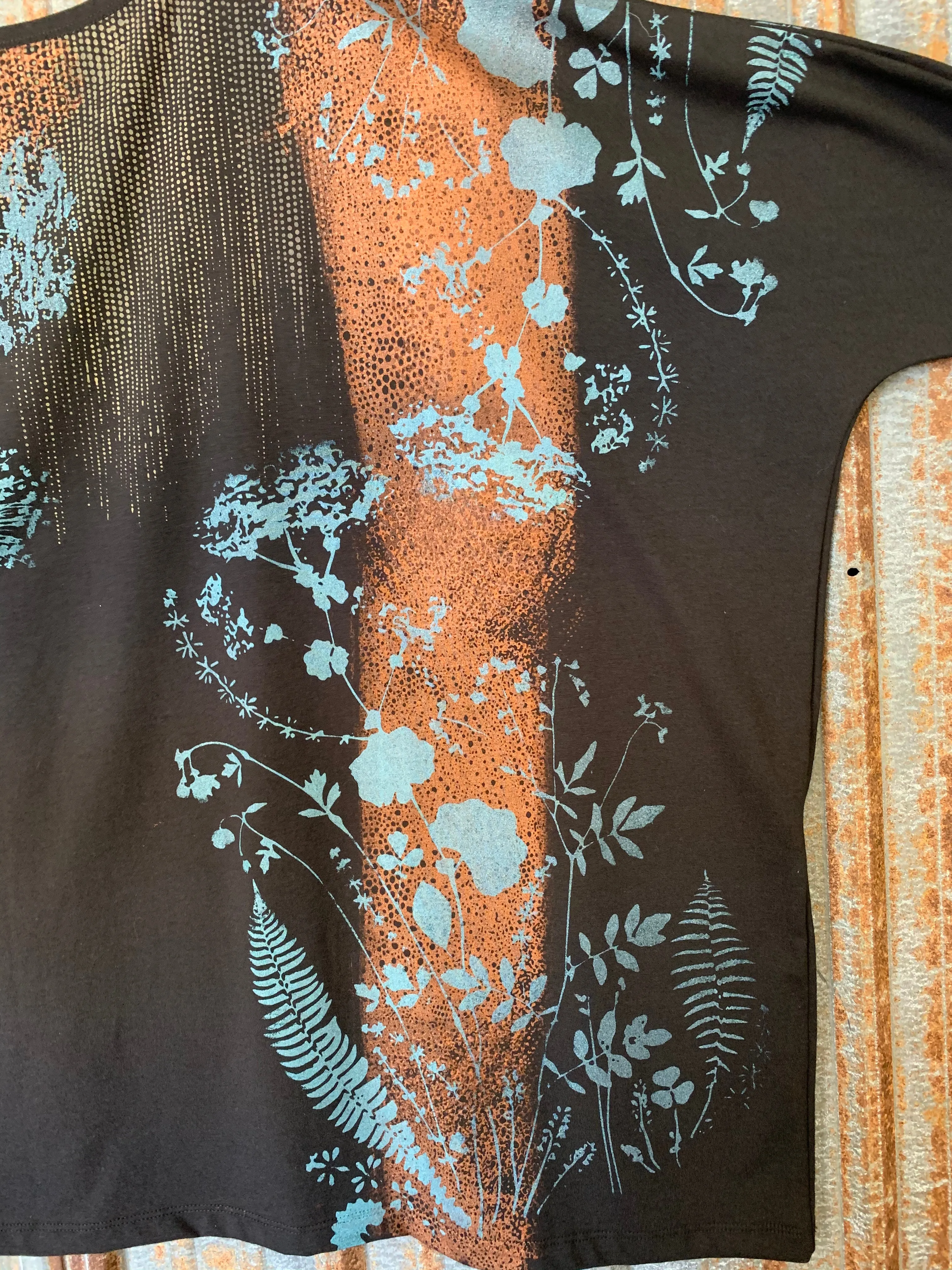 2218 Mariposa Square Top Black Copper Floral