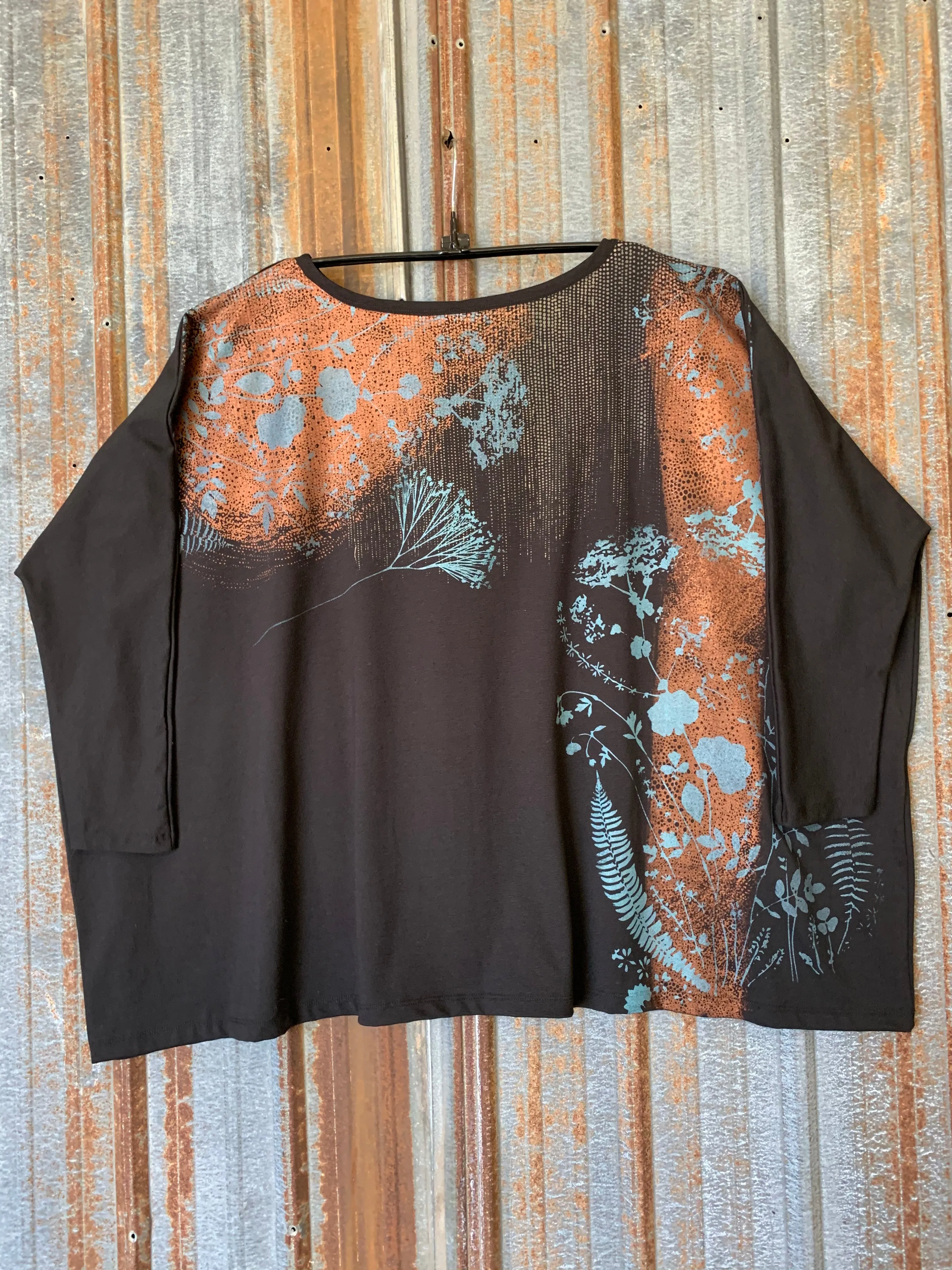 2218 Mariposa Square Top Black Copper Floral