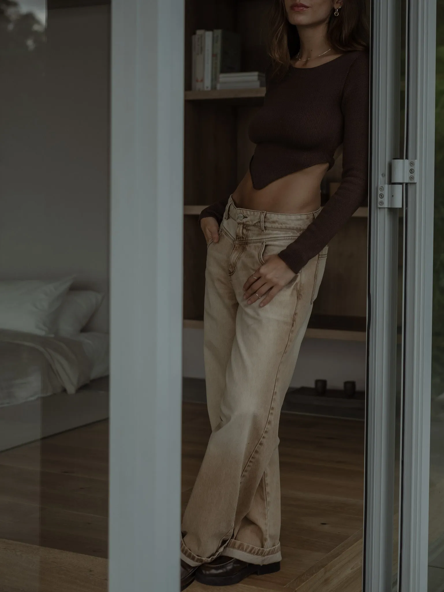 BACKLESS LONG SLEEVE TOP - ESPRESSO