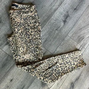 Bebe leopard print jeans size 30