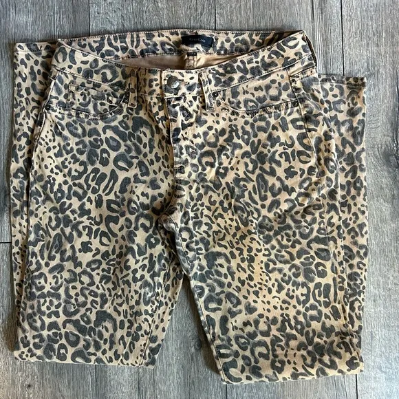 Bebe leopard print jeans size 30