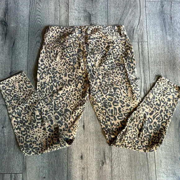 Bebe leopard print jeans size 30