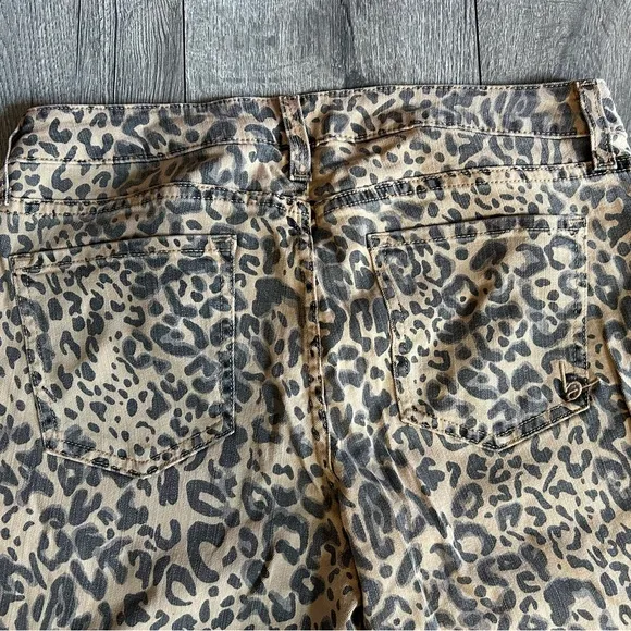 Bebe leopard print jeans size 30