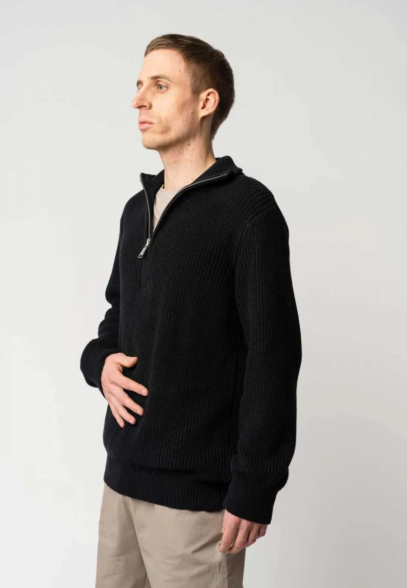 BERLIN HALF ZIP SWEATER