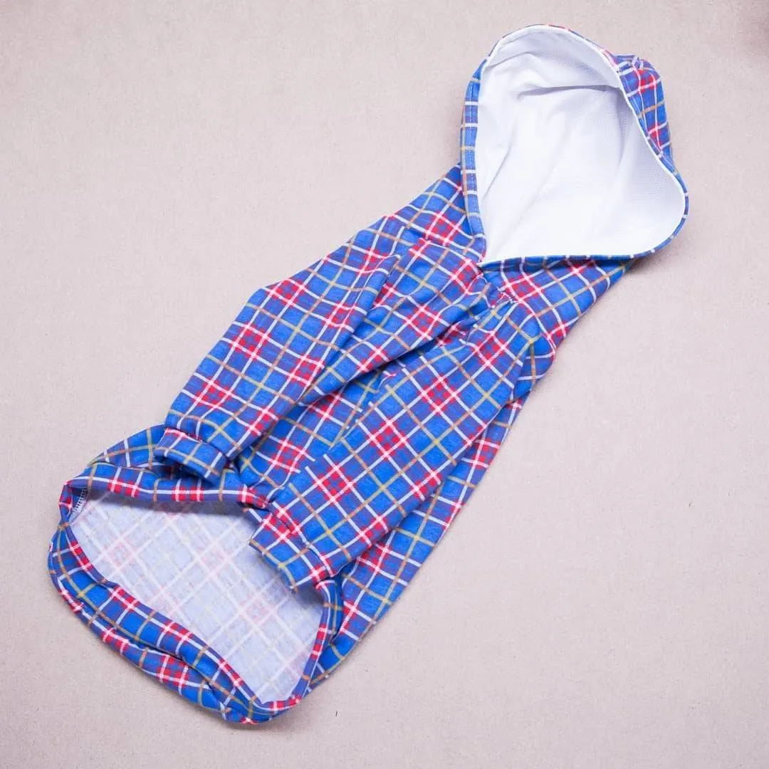 Chandail à capuchon, tshirt à capuche ou sans capuchon pour lévrier italien ou autre race de chien motif carreaux style chalet rouge et bleu