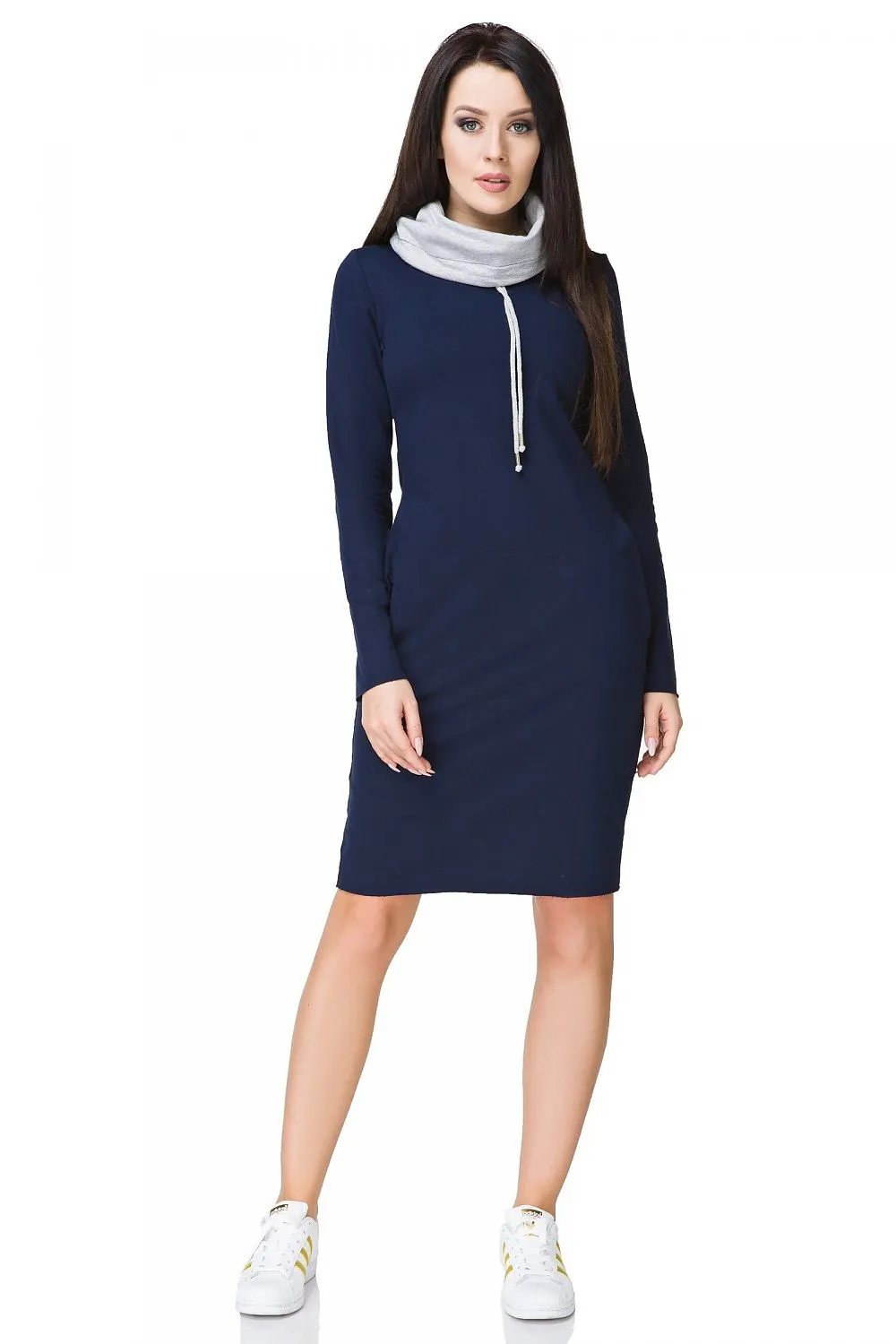 Chic Knitted Dress with Pockets