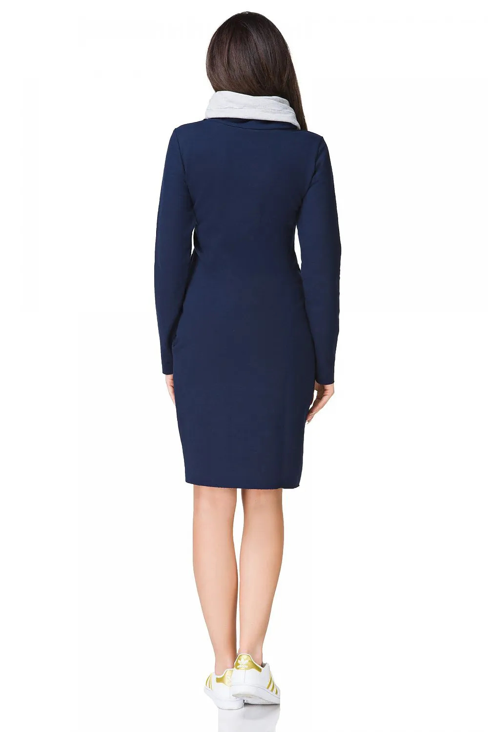 Chic Knitted Dress with Pockets