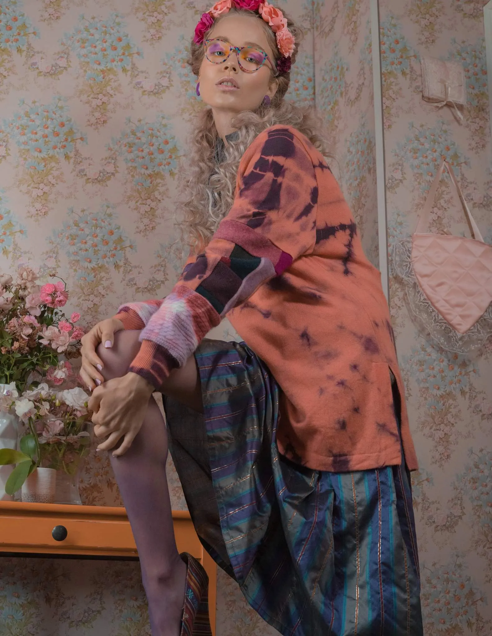 Coral Cosmos Tie Dye Pullover - M/L