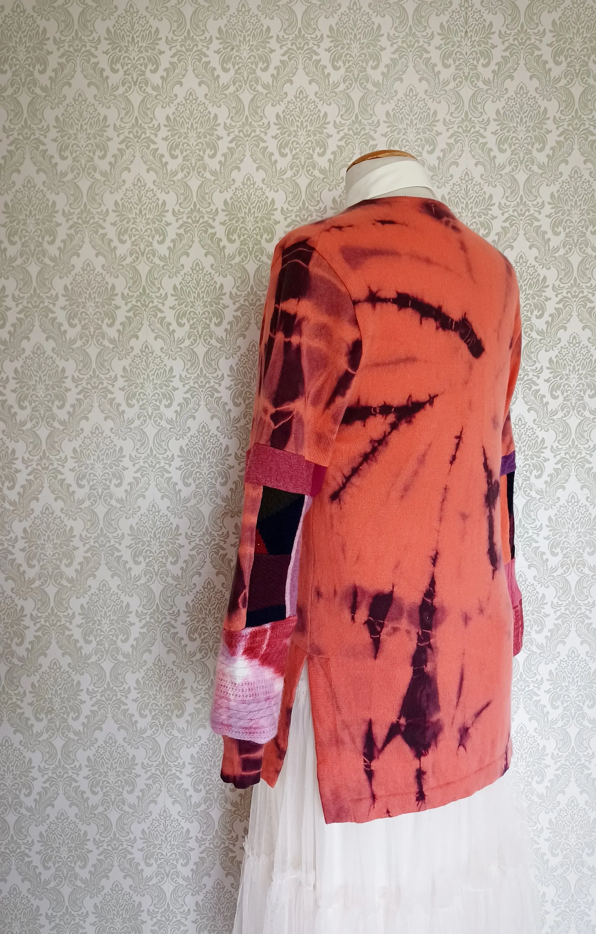 Coral Cosmos Tie Dye Pullover - M/L