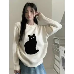 Cozy Cat Embroidered Sweater in Knitted Material for Y2K Style