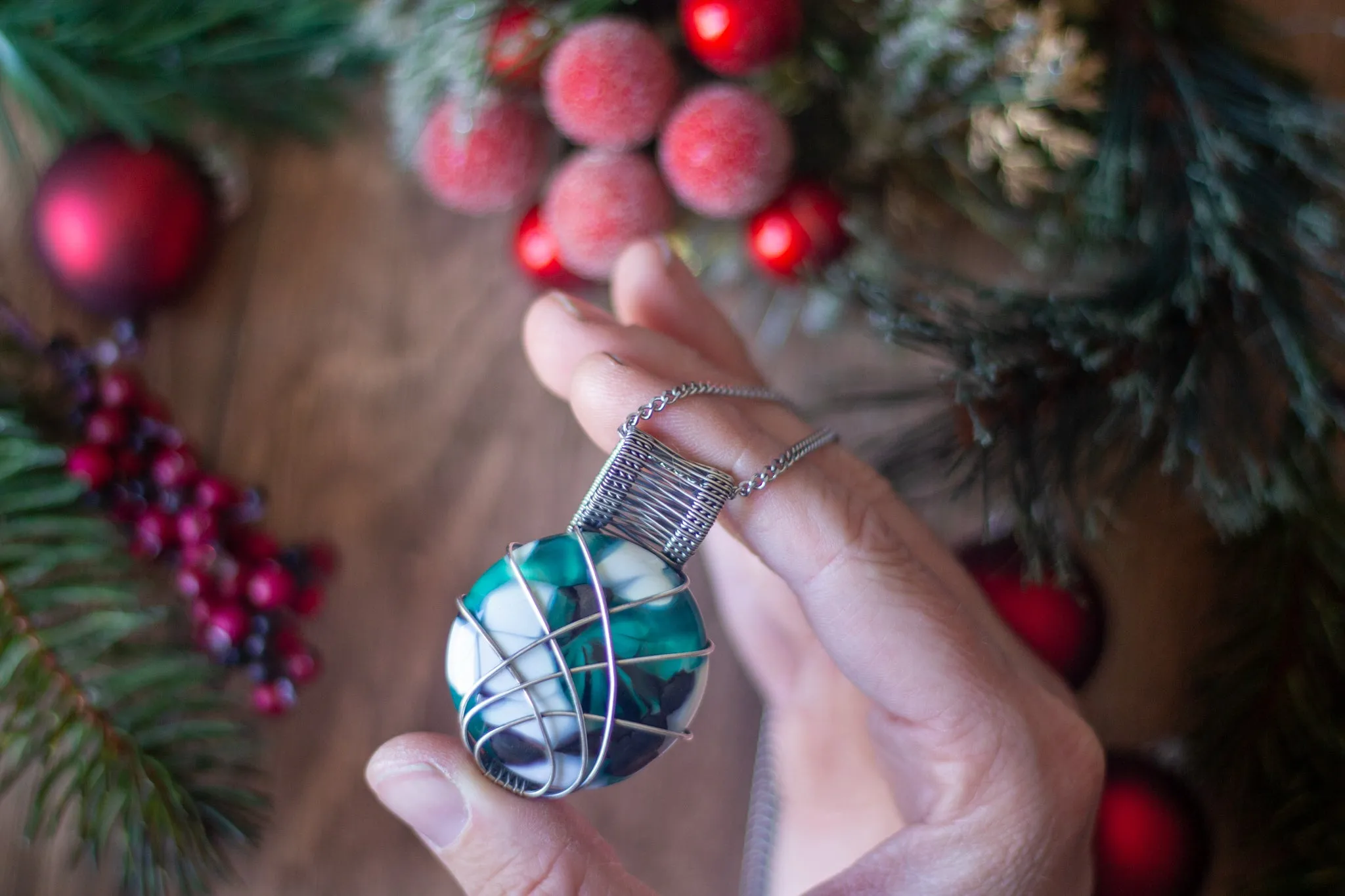 Crisscross Sterling Silver Pendant with Green and White Fused Glass Cabochon