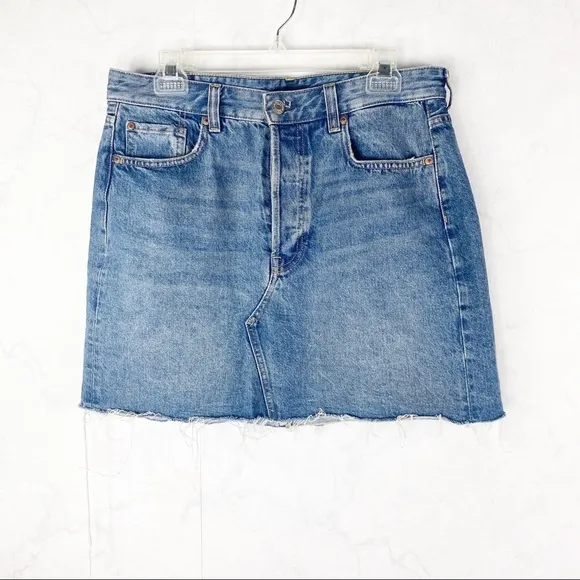 [H&amp;M] Classic Frayed Cutoff Jean Skirt