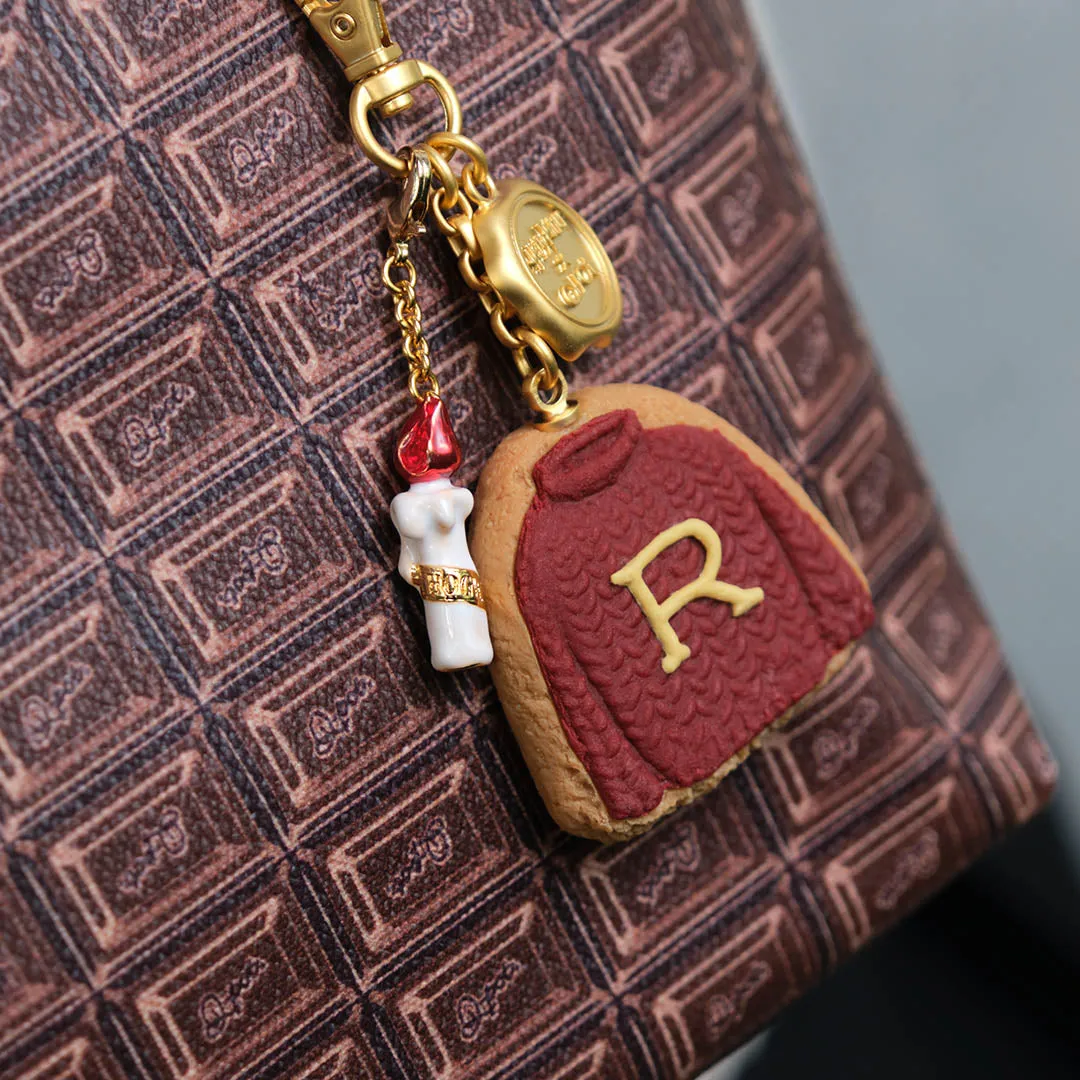 【Harry Potter Collaboration】Sweater Sugar Cookie Bag Charm (Ron Weasley)【Japan Jewelry】