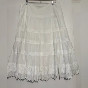 Lauren Jeans Company, Ralph Lauren. Elegant White Skirt Size 14