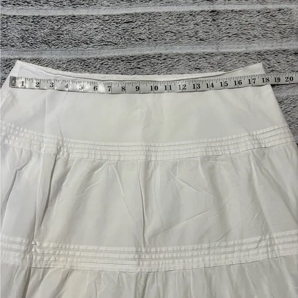 Lauren Jeans Company, Ralph Lauren. Elegant White Skirt Size 14