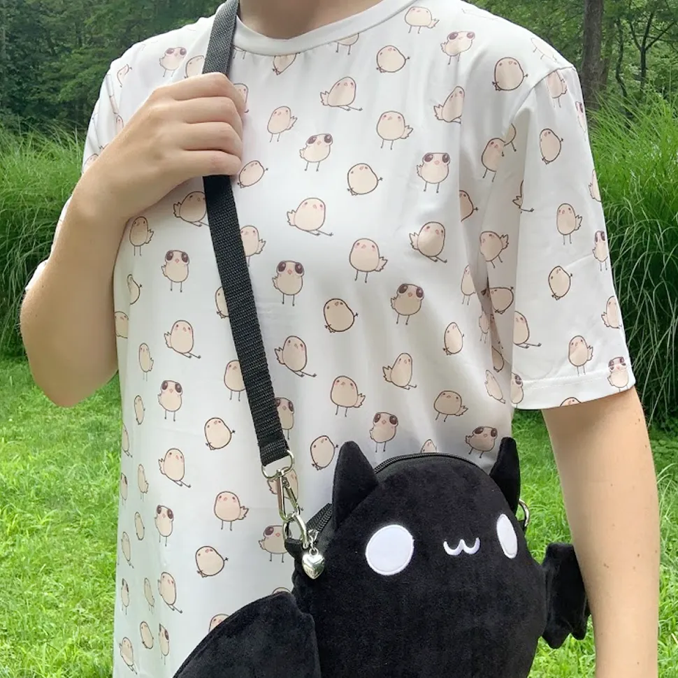 Leg the Bird Pattern T-Shirt