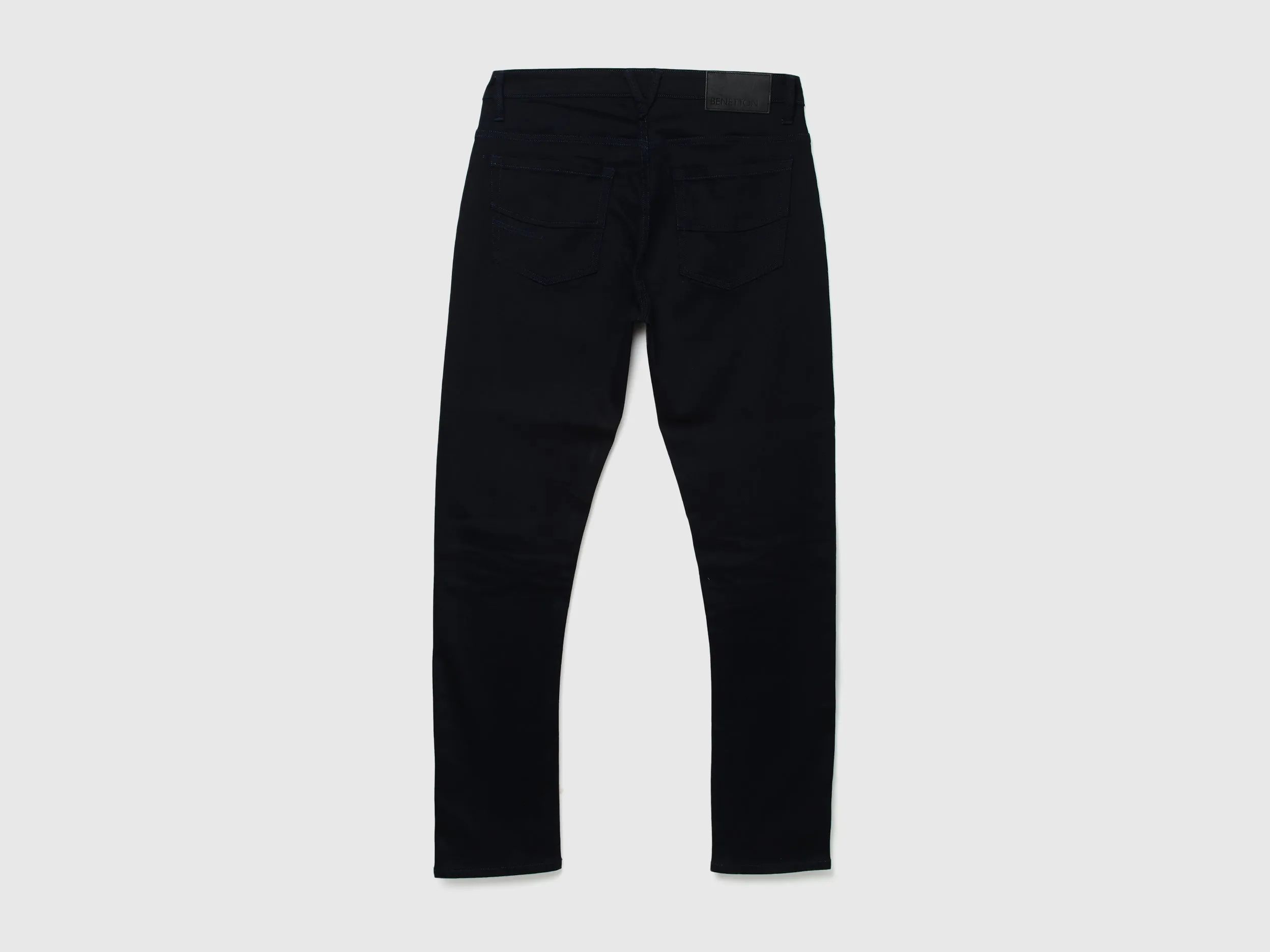 Men Solid Carrot Fit Jeans
