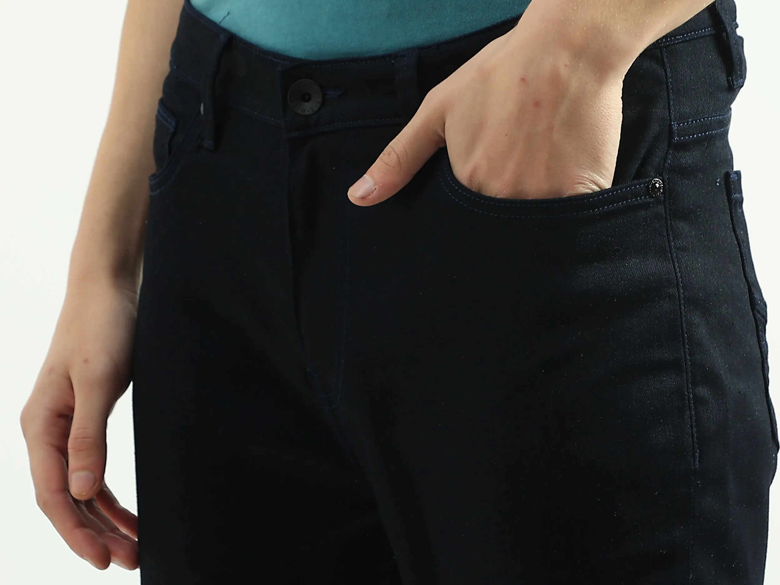Men Solid Carrot Fit Jeans