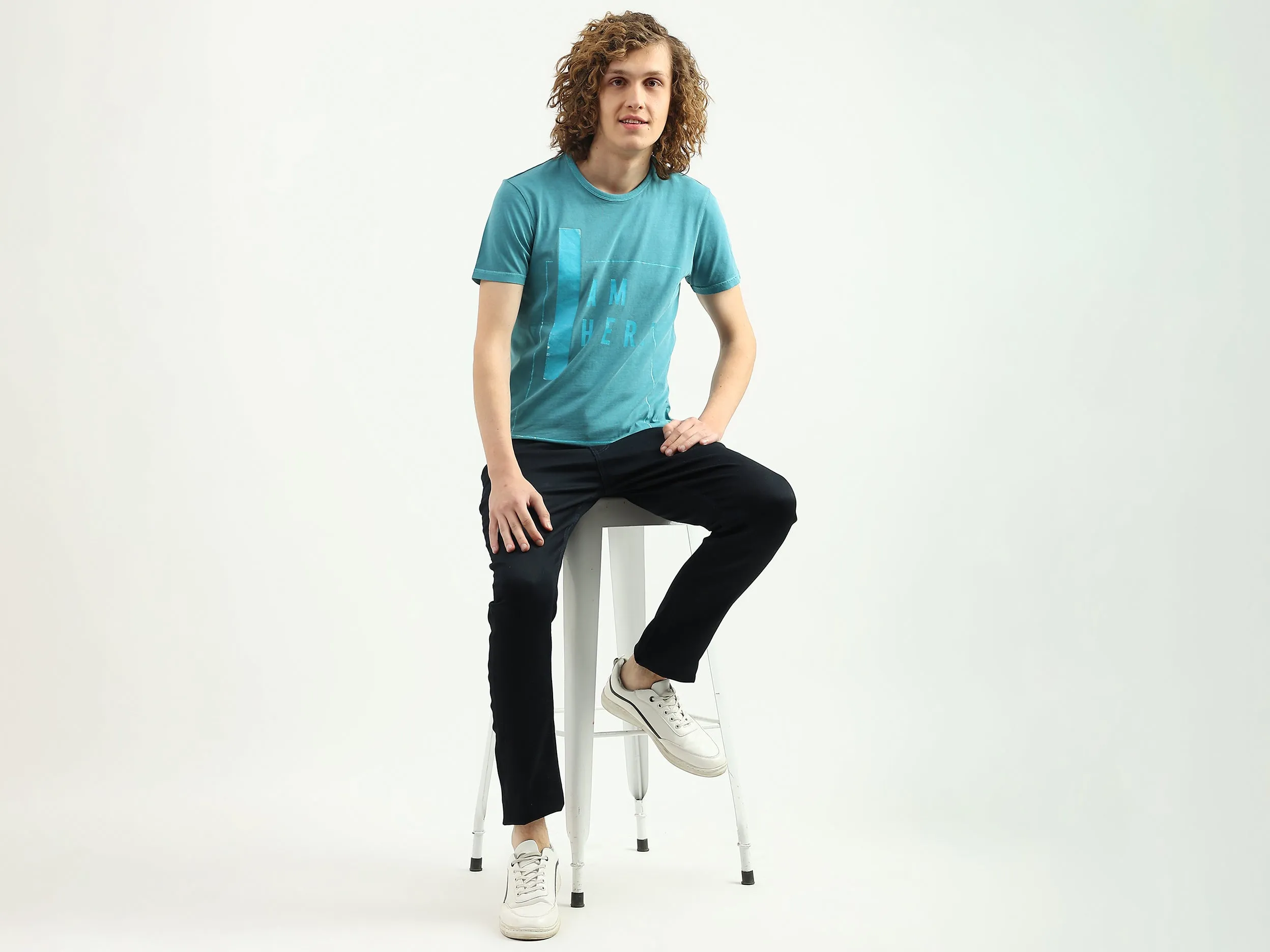 Men Solid Carrot Fit Jeans