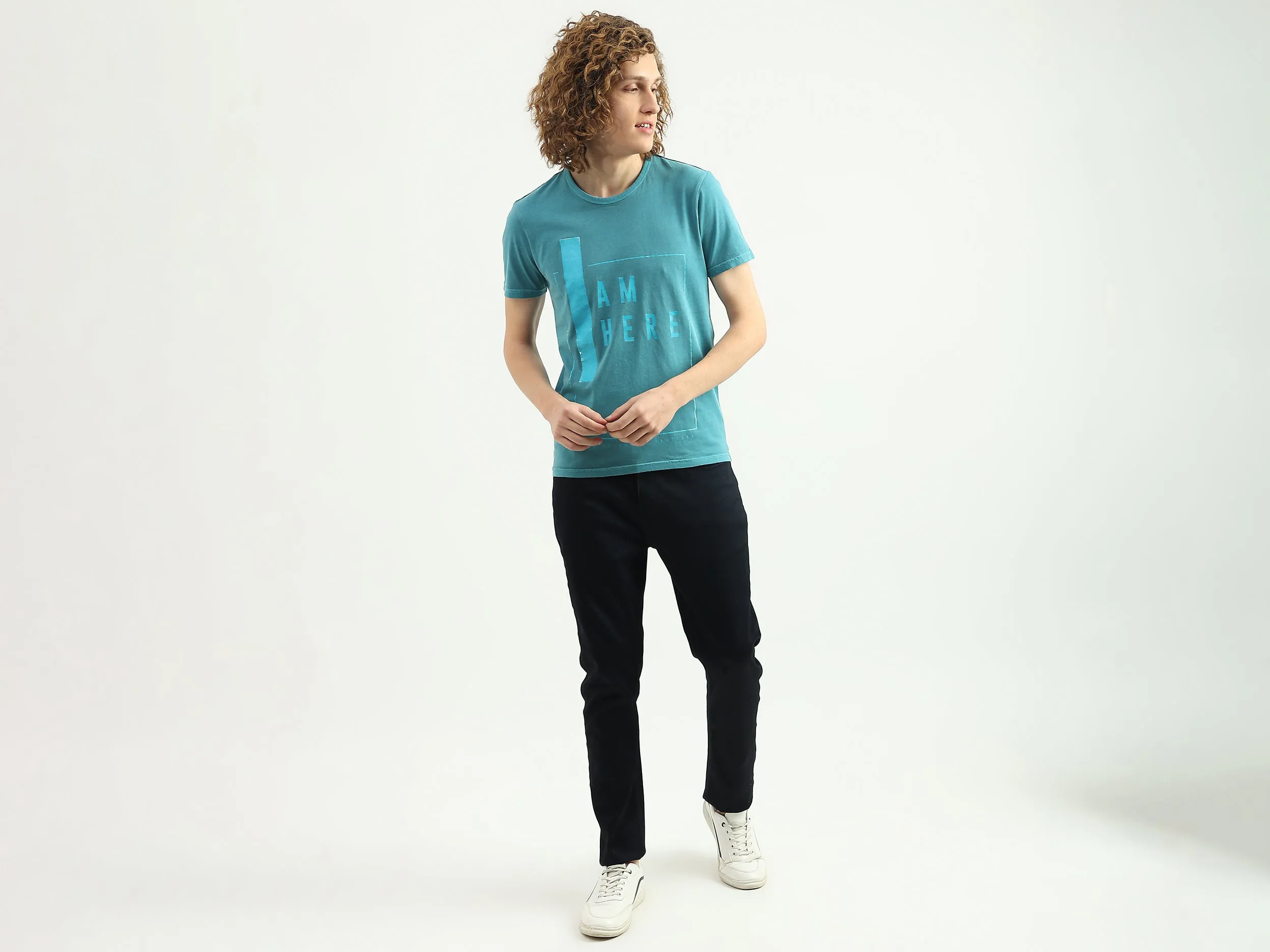 Men Solid Carrot Fit Jeans