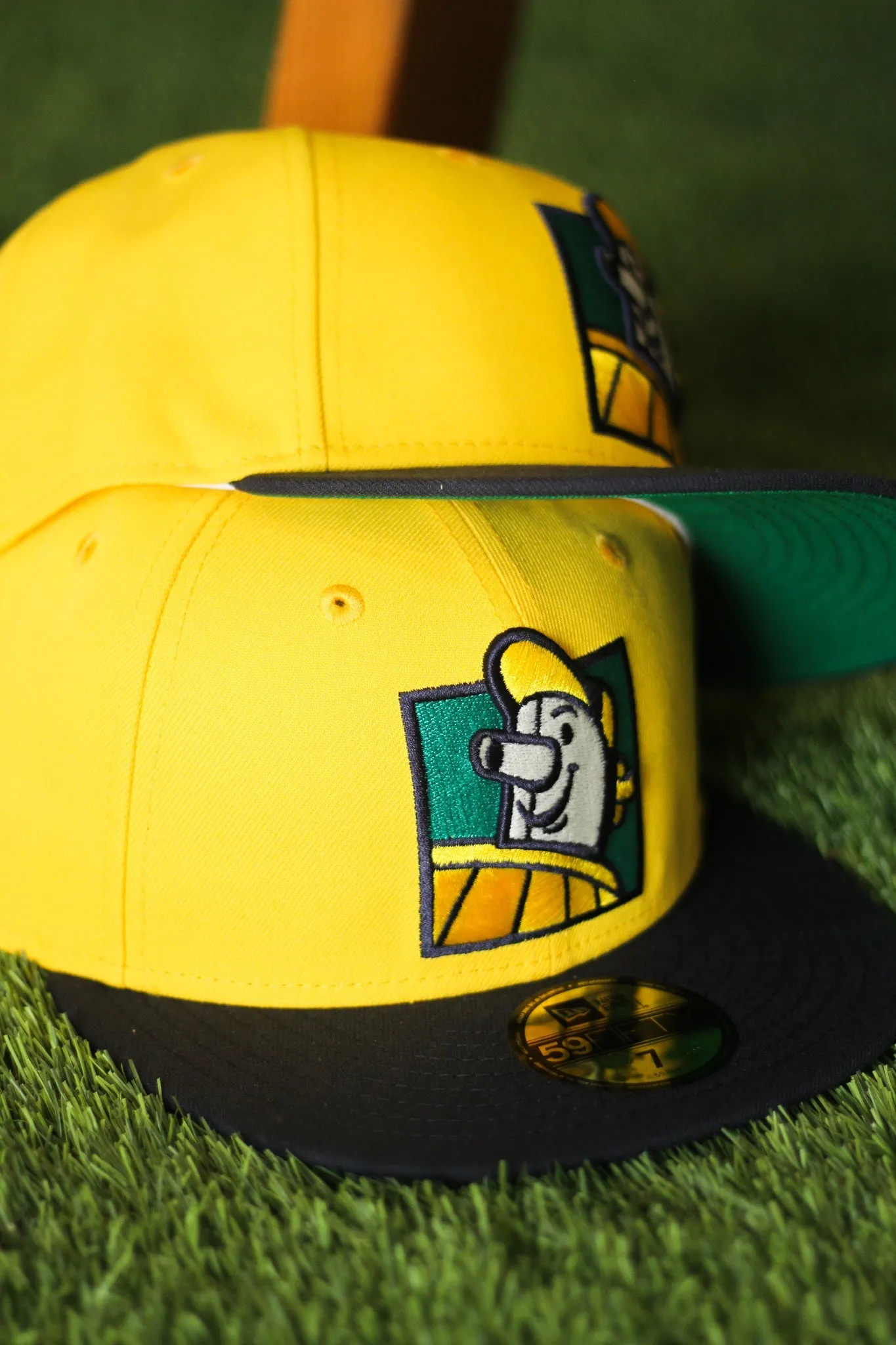 MILWAUKEE BREWERS CANARY YELLOW FITTED W/ GREEN UNDER VISOR