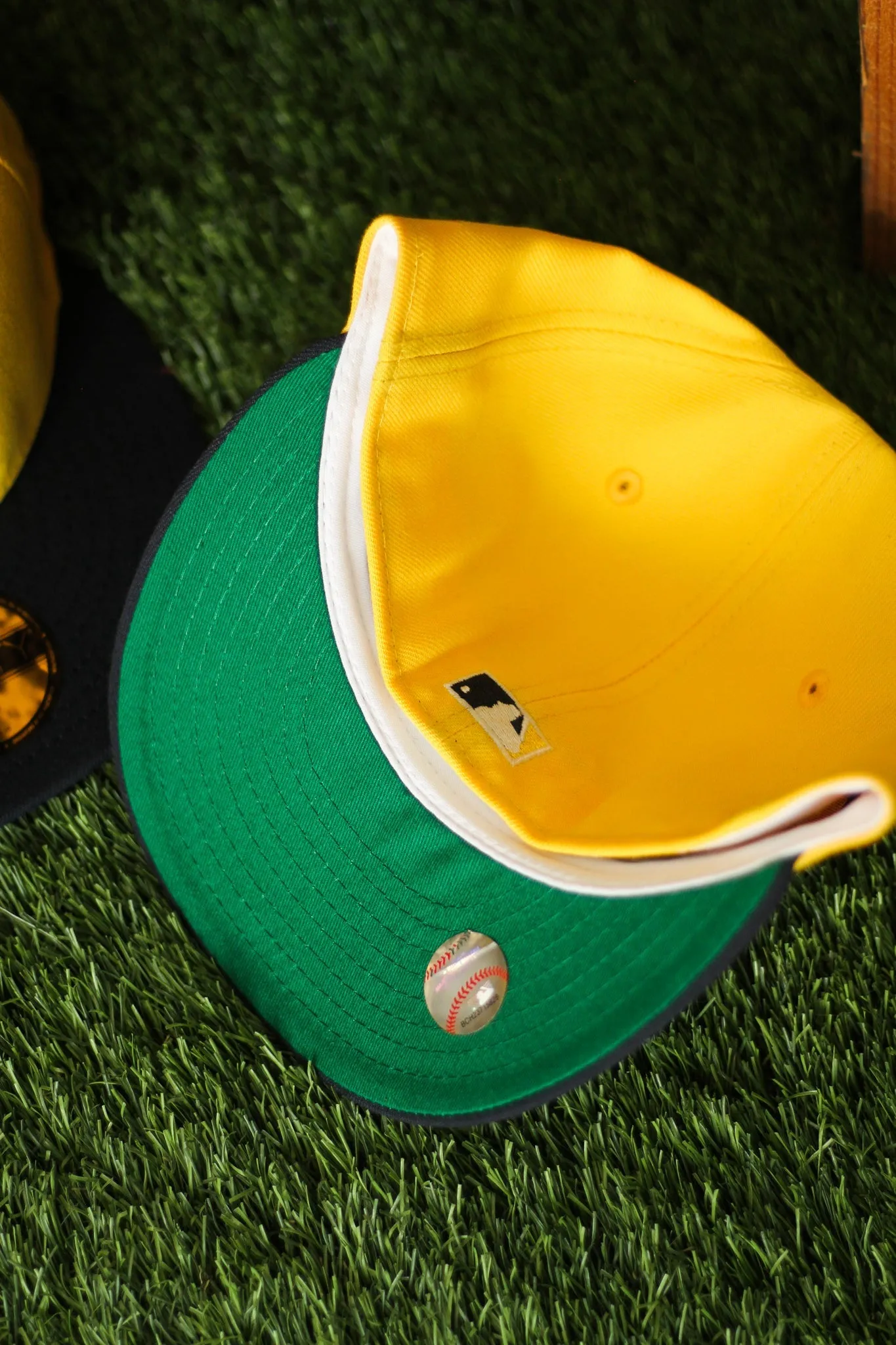 MILWAUKEE BREWERS CANARY YELLOW FITTED W/ GREEN UNDER VISOR