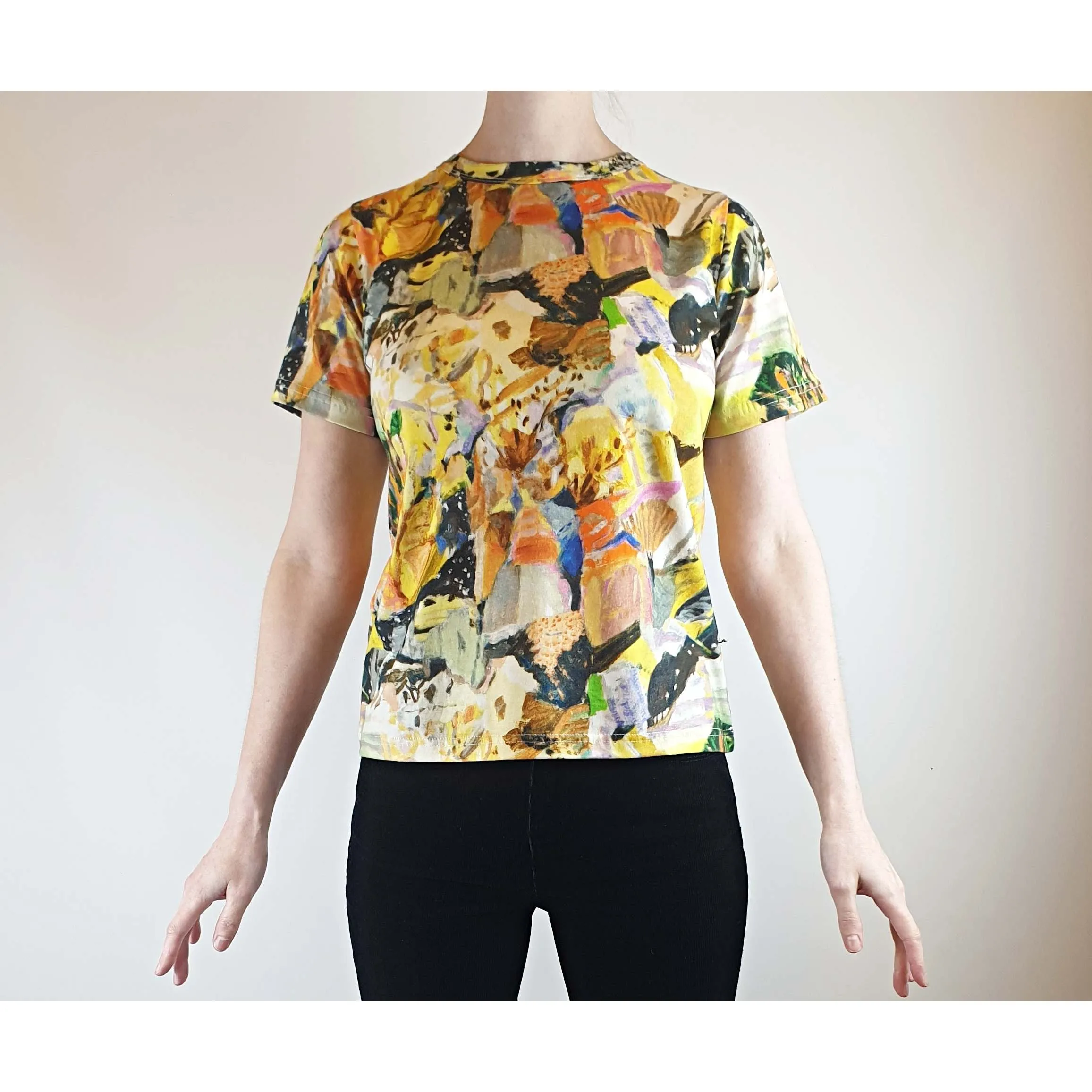 Nancybird preowned unique print tee shirt size 6