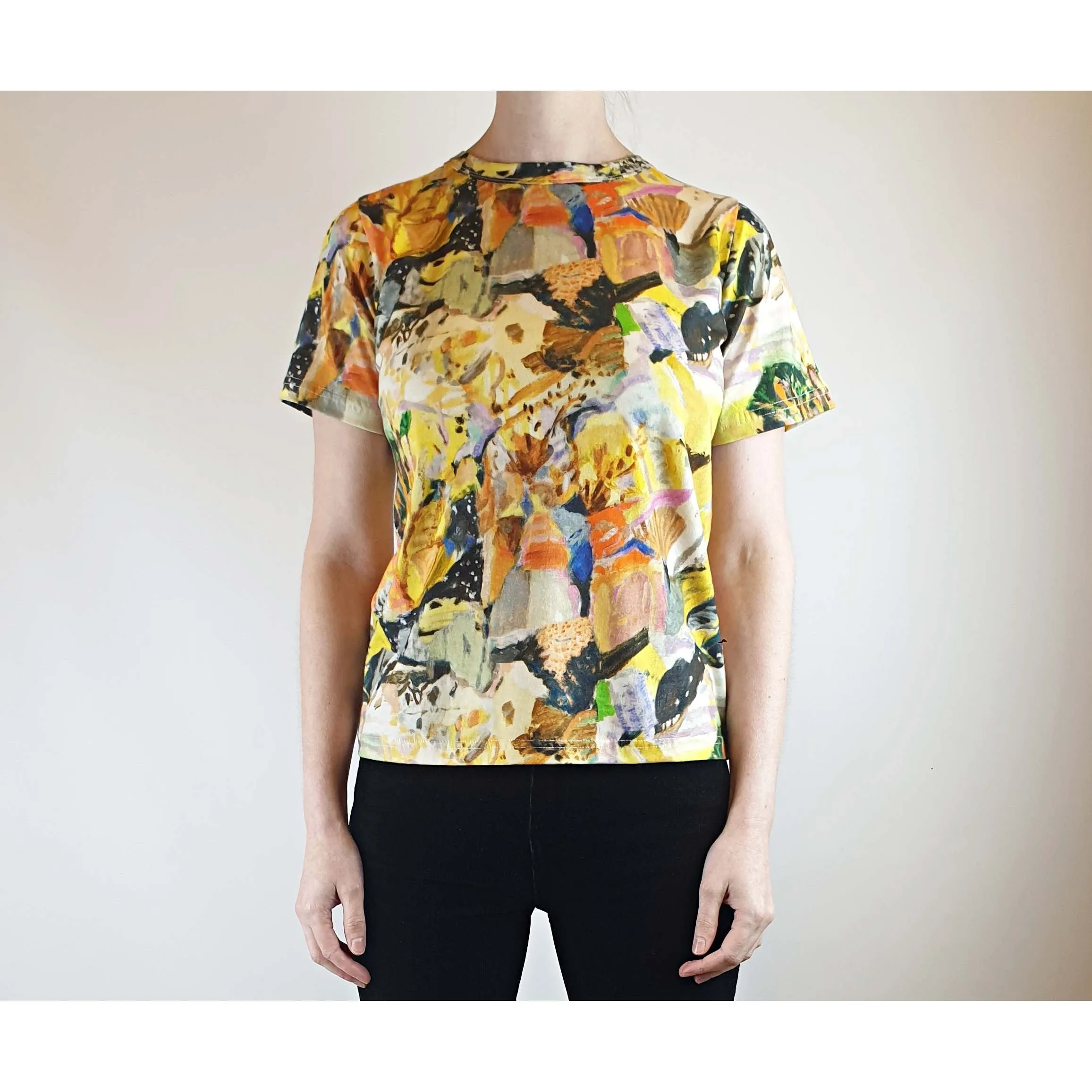 Nancybird preowned unique print tee shirt size 6