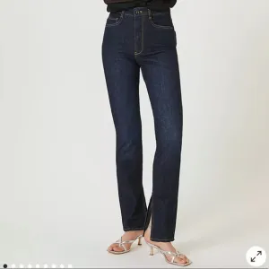 NWT - Anthropologie Pilcro Women's Open Slit Bottom Jeans Size: 25