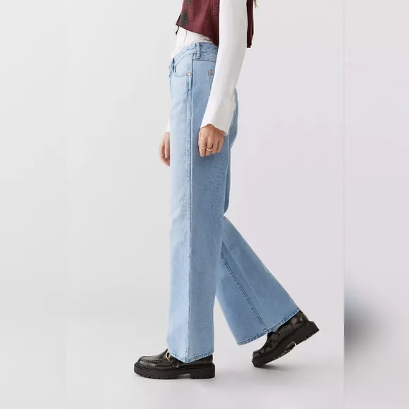 NWT Wrangler Sonny Medium Light Wash Bonnie 683 Low Slung Loose Flare Jeans