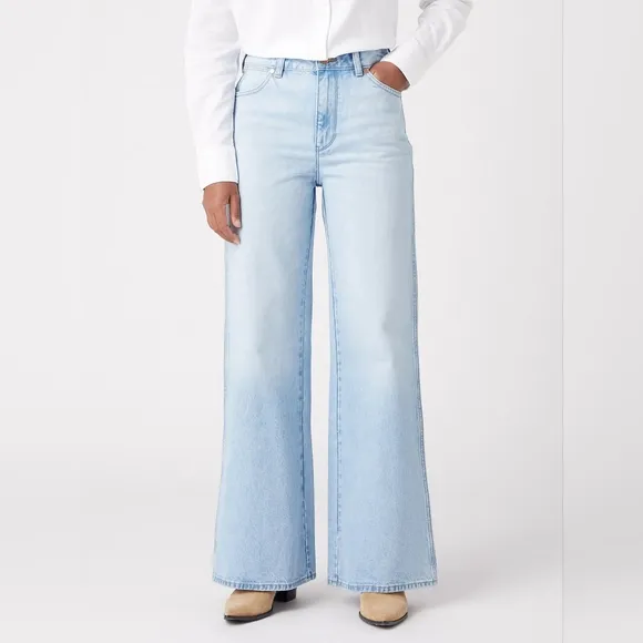 NWT Wrangler Sonny Medium Light Wash Bonnie 683 Low Slung Loose Flare Jeans