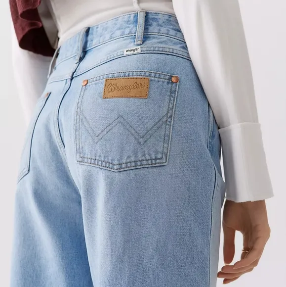 NWT Wrangler Sonny Medium Light Wash Bonnie 683 Low Slung Loose Flare Jeans