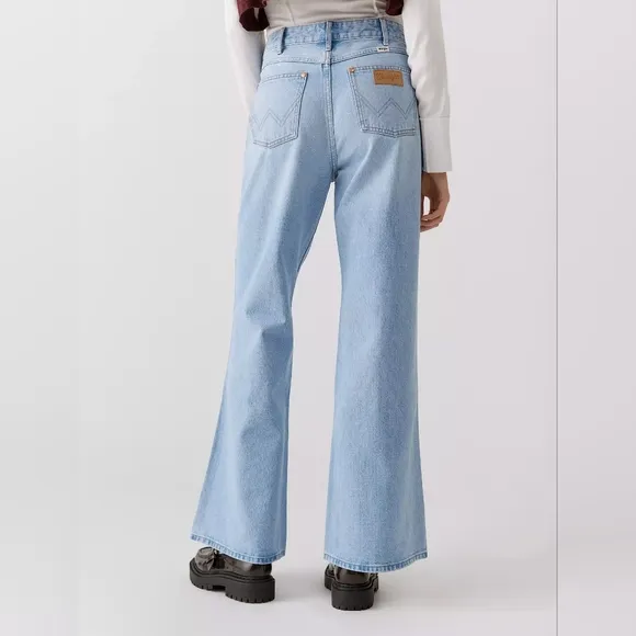 NWT Wrangler Sonny Medium Light Wash Bonnie 683 Low Slung Loose Flare Jeans