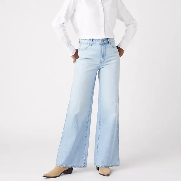 NWT Wrangler Sonny Medium Light Wash Bonnie 683 Low Slung Loose Flare Jeans