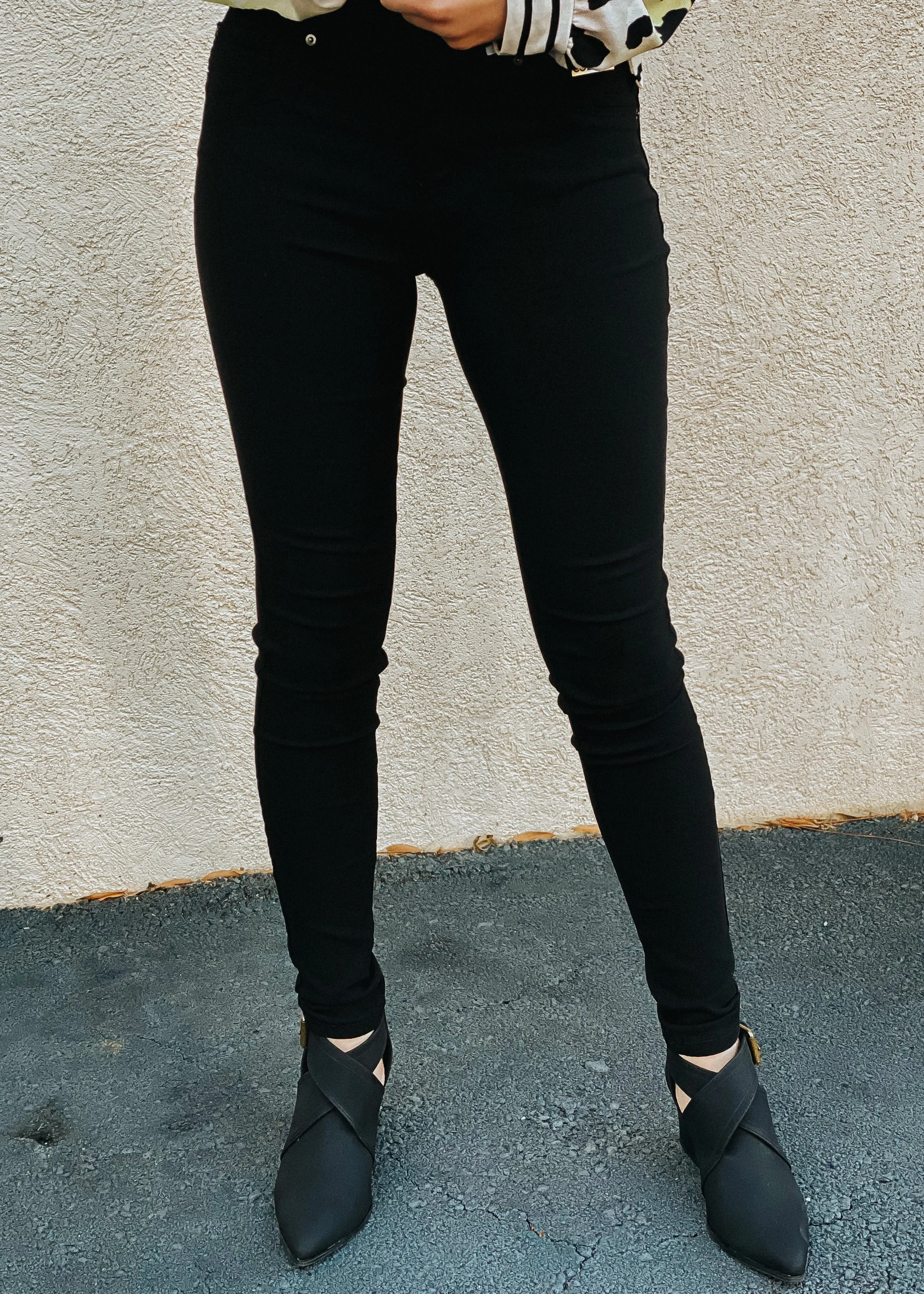RESTOCK:: Skylar Skinnies - Black