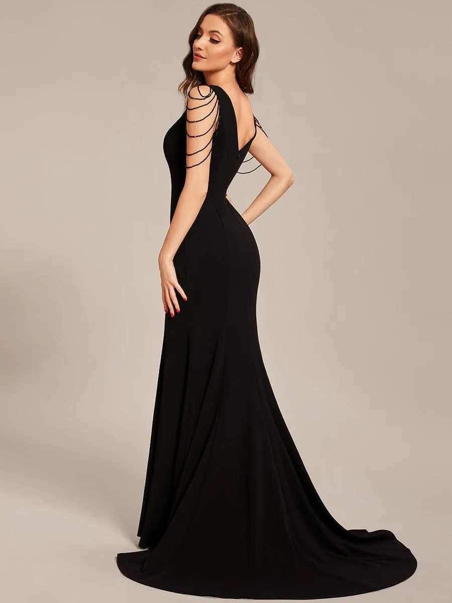 Robe de bal moulante en crêpe extensible à col en V et fente haute sur le devant