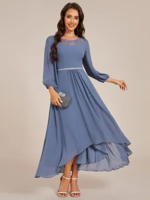 Robe d'invitée de mariage mi-longue en mousseline à col rond