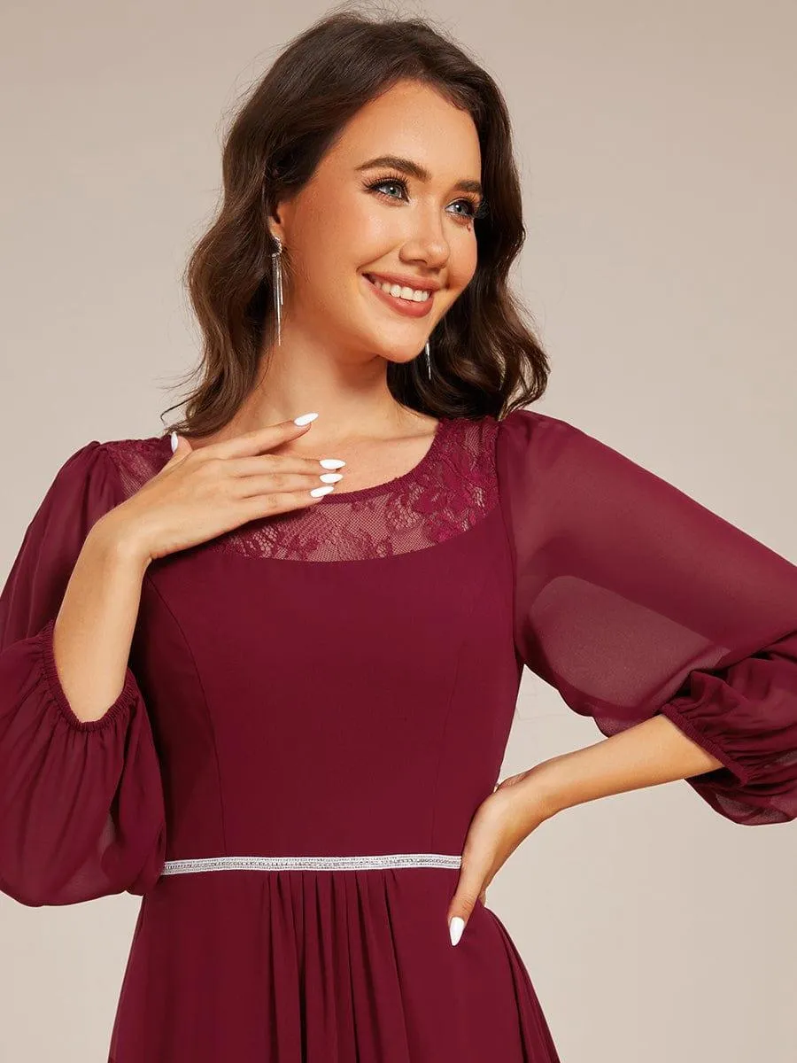 Robe d'invitée de mariage mi-longue en mousseline à col rond
