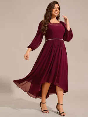 Robe d'invitée de mariage mi-longue en mousseline de soie et dentelle grande taille
