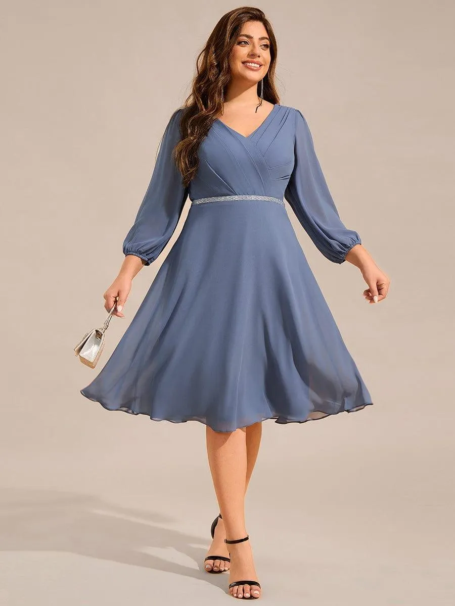 Robe d'invitée de mariage mi-longue grande taille avec chaîne à la taille