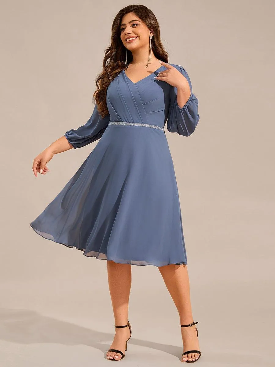 Robe d'invitée de mariage mi-longue grande taille avec chaîne à la taille