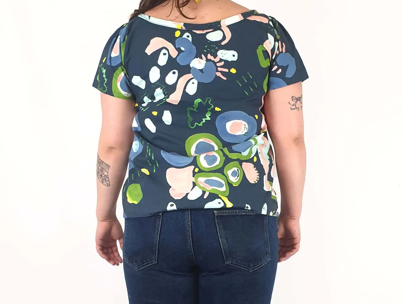 Rummage Style blue abstract print top size 16