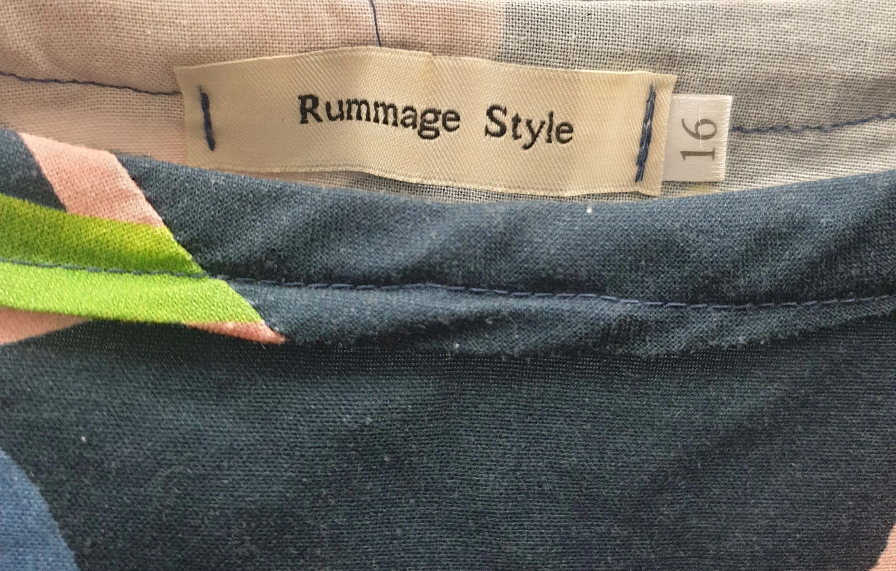 Rummage Style blue abstract print top size 16
