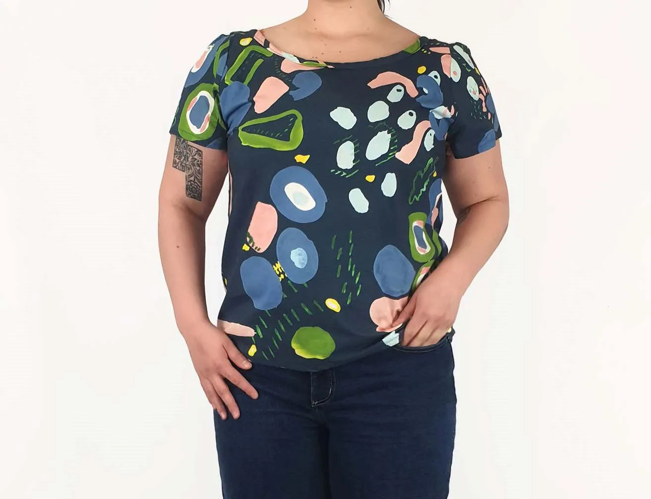 Rummage Style blue abstract print top size 16