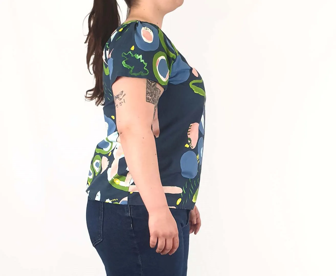 Rummage Style blue abstract print top size 16