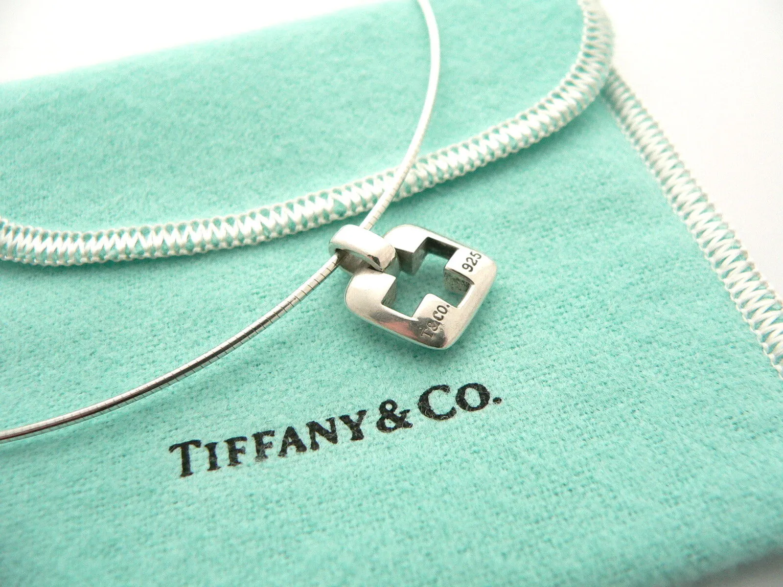 Tiffany & Co Cross Necklace Pendant Charm Chain Silver Love Gift Pouch Crucifix