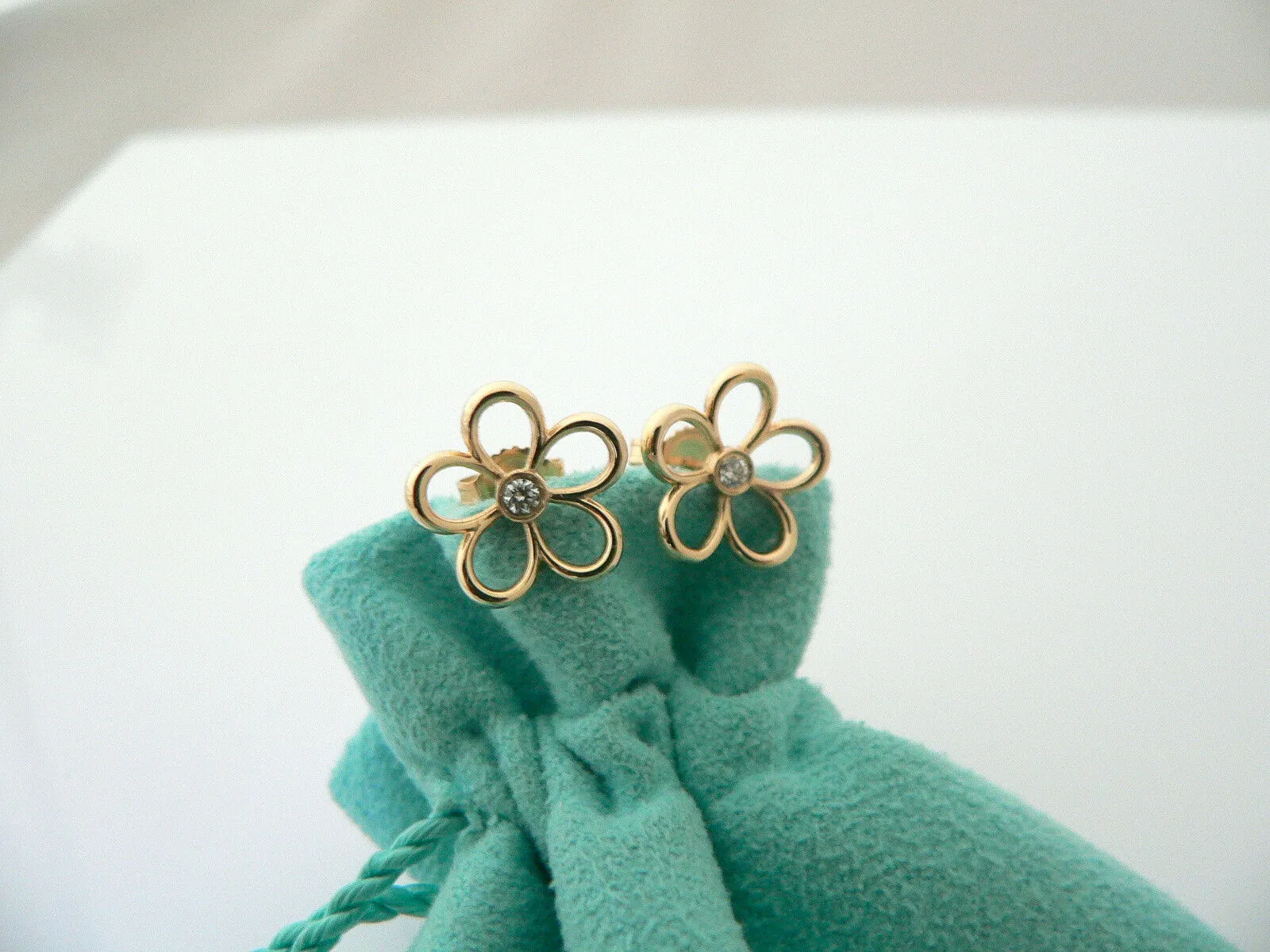 Tiffany & Co Diamonds 18K Gold Flower Earrings Studs Nature Gemstone Gift Pouch