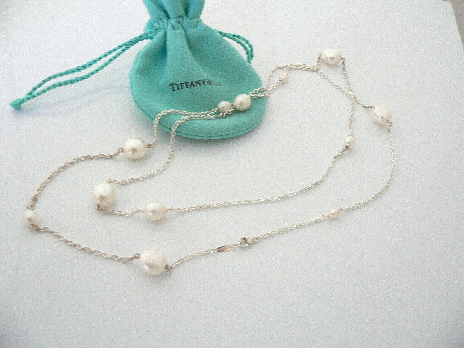 Tiffany & Co Pearl Necklave Peretti Pearls by the Yard Pendant 36 Inch Love Gift