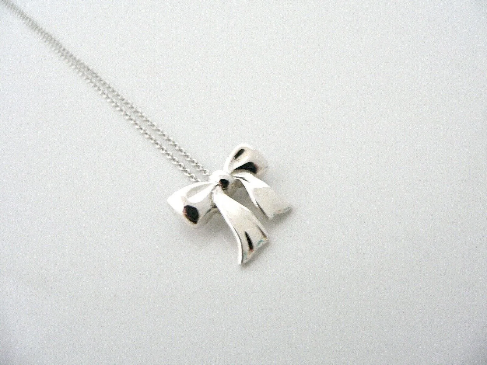 Tiffany & Co Ribbon Necklace Bow Pendant Charm Chain Love Gift Sterling Silver