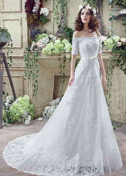 Tulle Off-the-shoulder A-Line Wedding Dresses With Lace Appliques